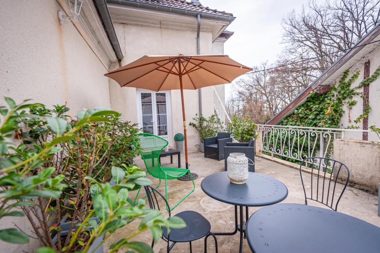 Chateau Des Ayes - Chambres & Suites Saint-Etienne-de-Saint-Geoirs Luaran gambar