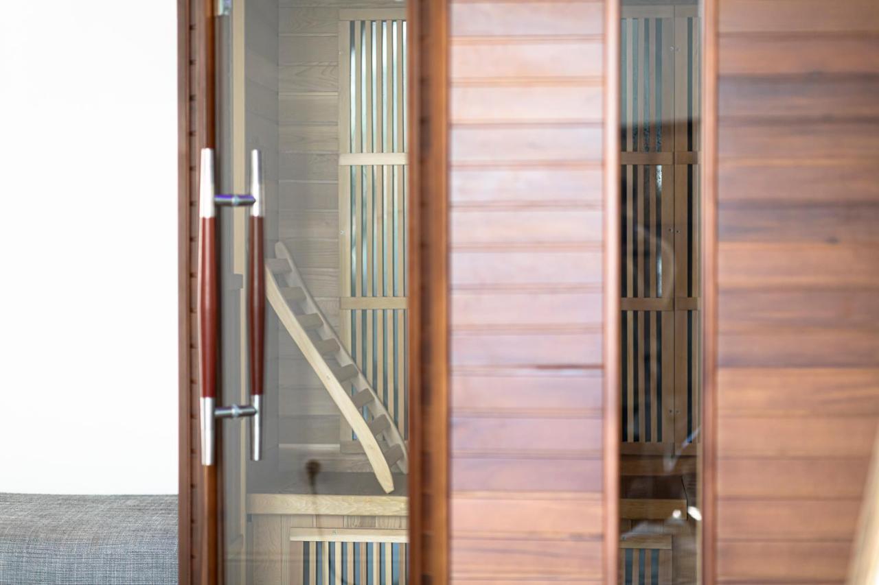Chateau Des Ayes - Chambres & Suites Saint-Etienne-de-Saint-Geoirs Luaran gambar