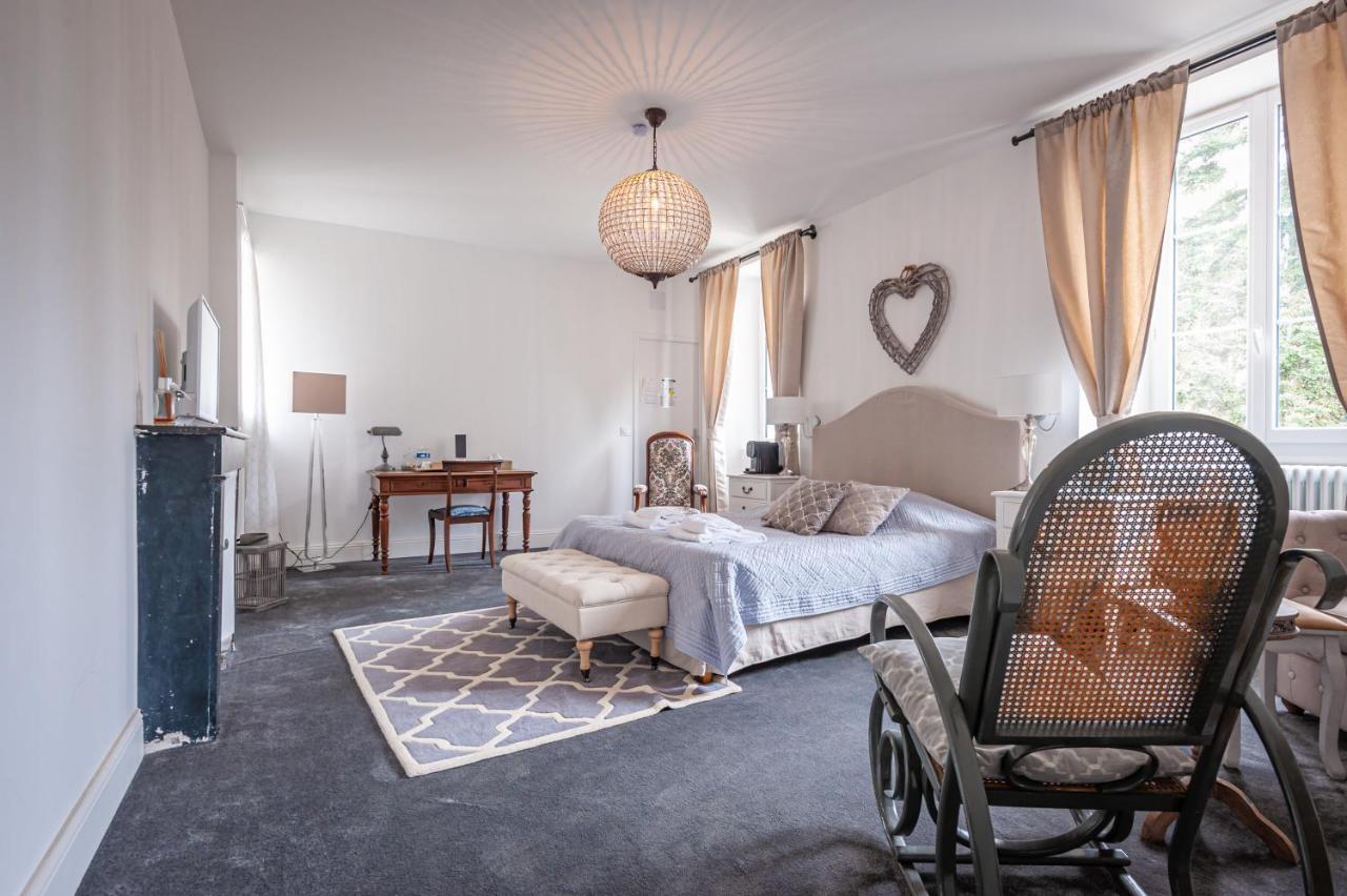 Chateau Des Ayes - Chambres & Suites Saint-Etienne-de-Saint-Geoirs Luaran gambar