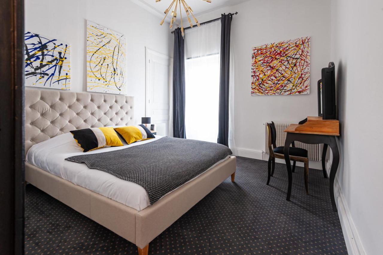 Chateau Des Ayes - Chambres & Suites Saint-Etienne-de-Saint-Geoirs Luaran gambar