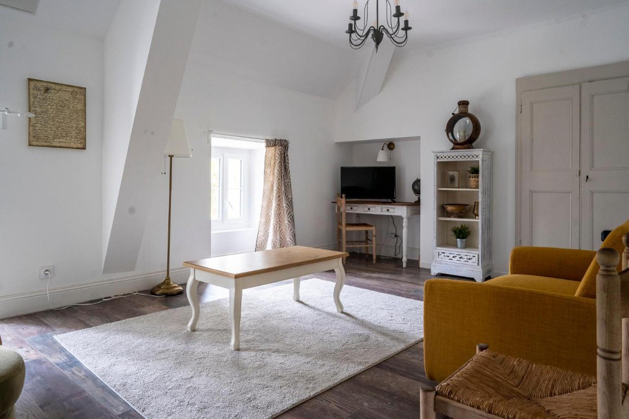 Chateau Des Ayes - Chambres & Suites Saint-Etienne-de-Saint-Geoirs Luaran gambar