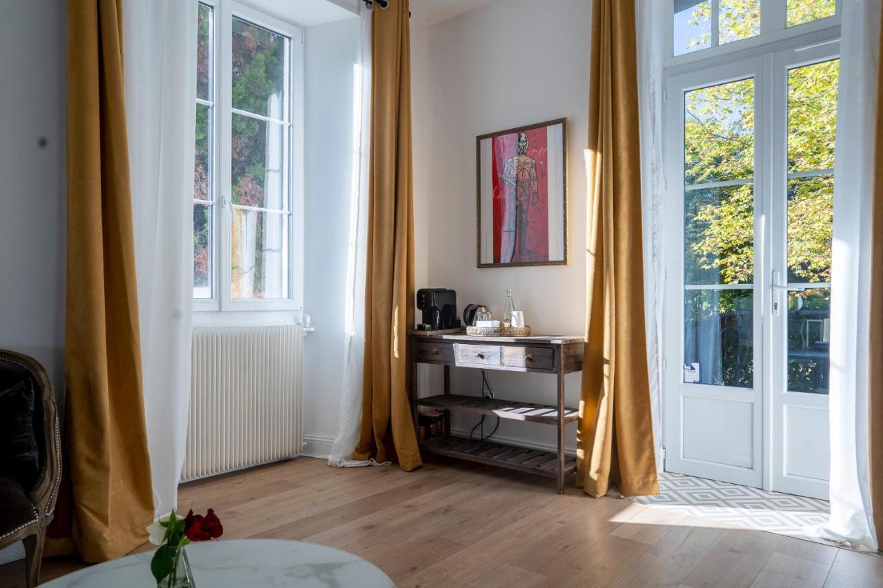 Chateau Des Ayes - Chambres & Suites Saint-Etienne-de-Saint-Geoirs Luaran gambar