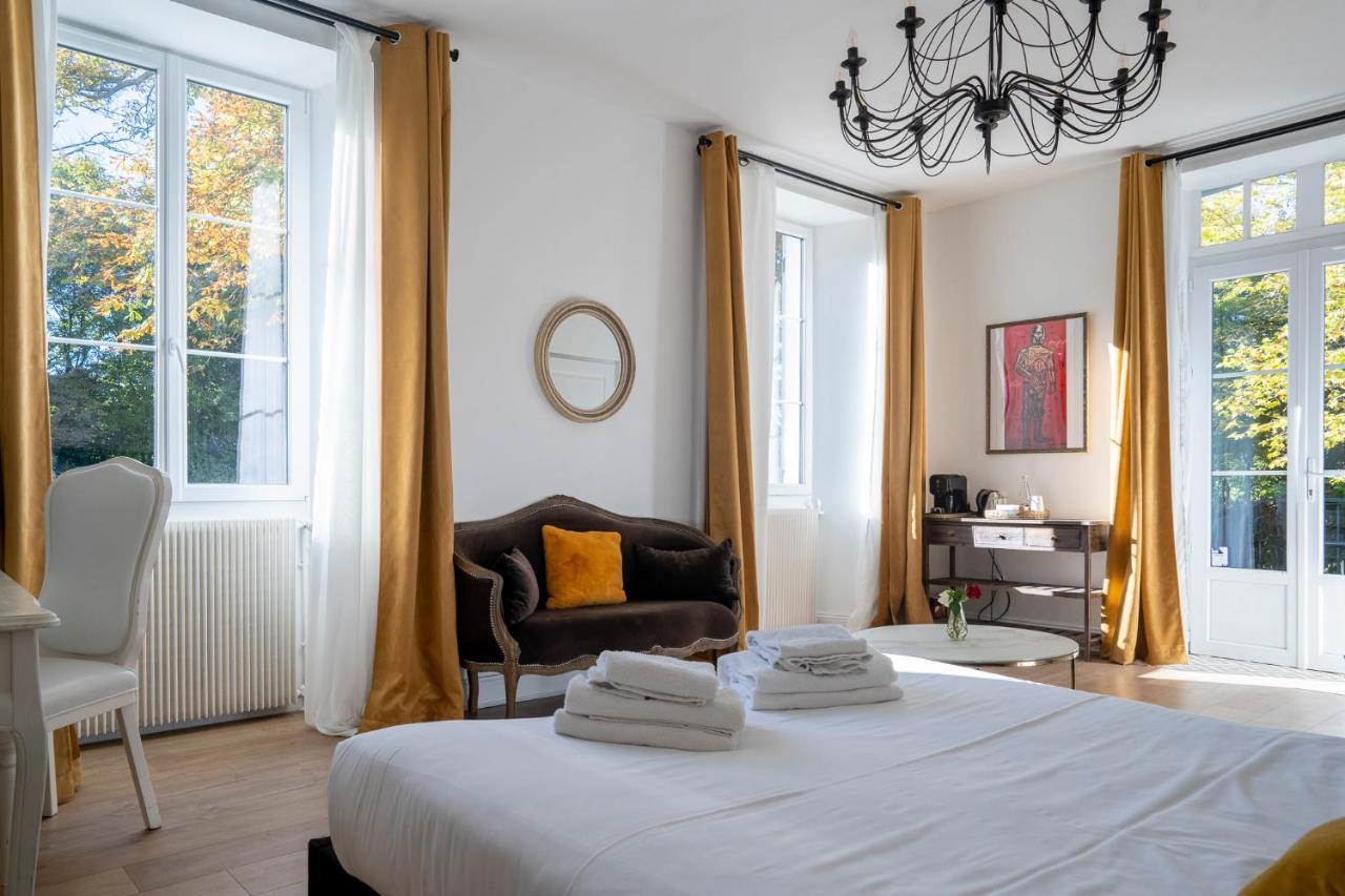 Chateau Des Ayes - Chambres & Suites Saint-Etienne-de-Saint-Geoirs Luaran gambar